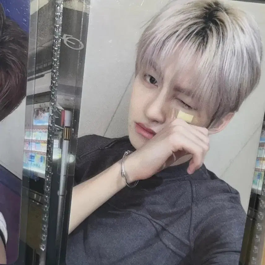 투어스 지훈 컴백라이브 위버스 포카 판매