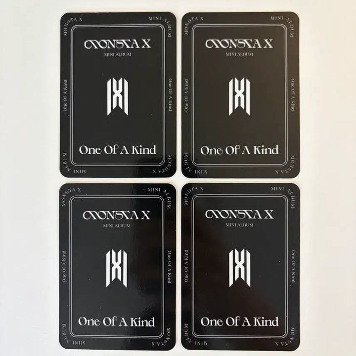 몬스타엑스 포토카드 4장 (탑홀더 제공)