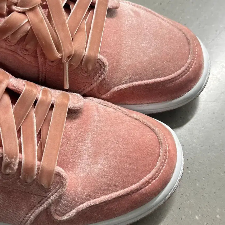 [BUNJANG] Jordan 1 Low Velvet Pink Sneakers / 조던 1 로우 벨벳 핑크 운동화