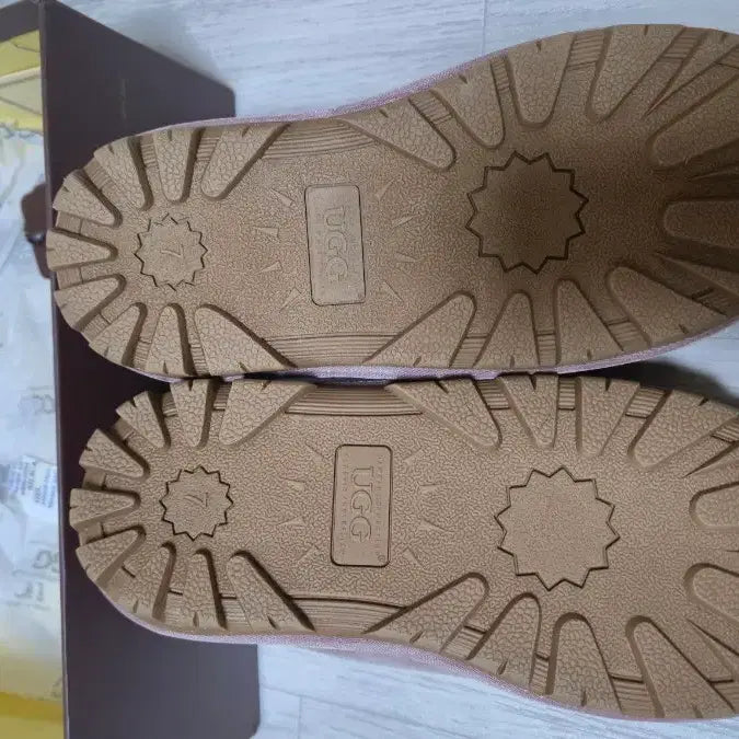 [BUNJANG] UGG Australia Remi Slip-on Shoes / 호주 어그정품 레미슬립온