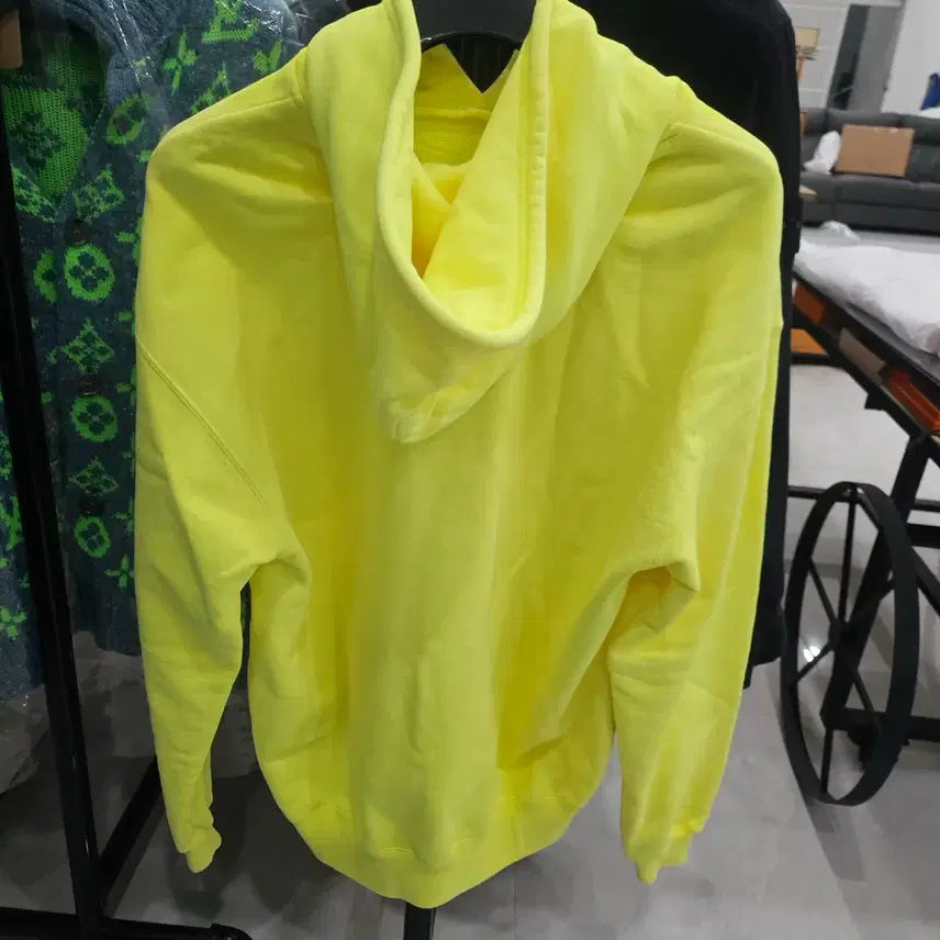 [BUNJANG] Balenciaga BB Logo Hoodie Lime / 발렌시아가 BB로고 후드티 라임