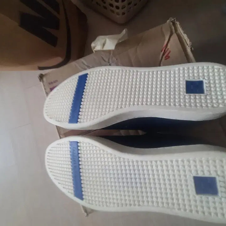 [BUNJANG] Vince Camuto Sneakers / vince camuto 스니커즈