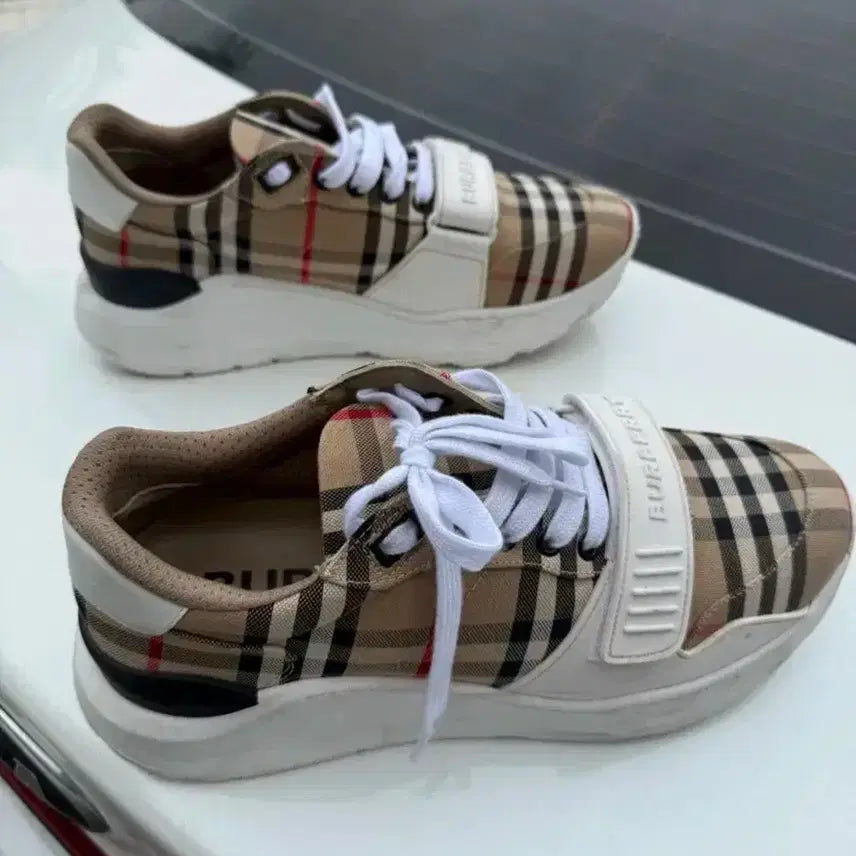 [BUNJANG] Burberry Check Pattern Sneakers (Size 41.5) / 버버리 체크 패턴 스니커즈 운동화 41.5