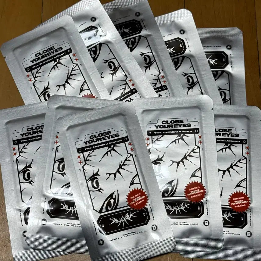 Close Your Eyes – HALLYUSUPERSTORE