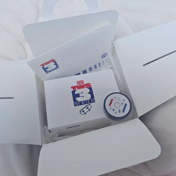 투어스 TRY WITH US 컴백 쇼케이스 역조공 필름카메라 세트