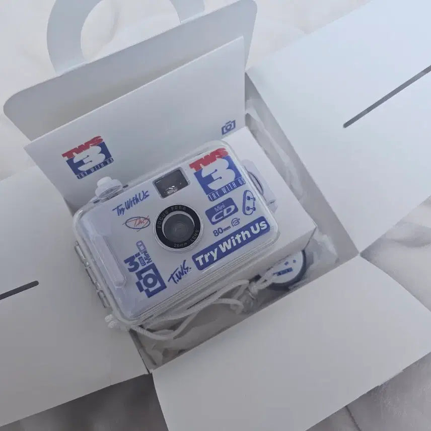 투어스 TRY WITH US 컴백 쇼케이스 역조공 필름카메라 세트