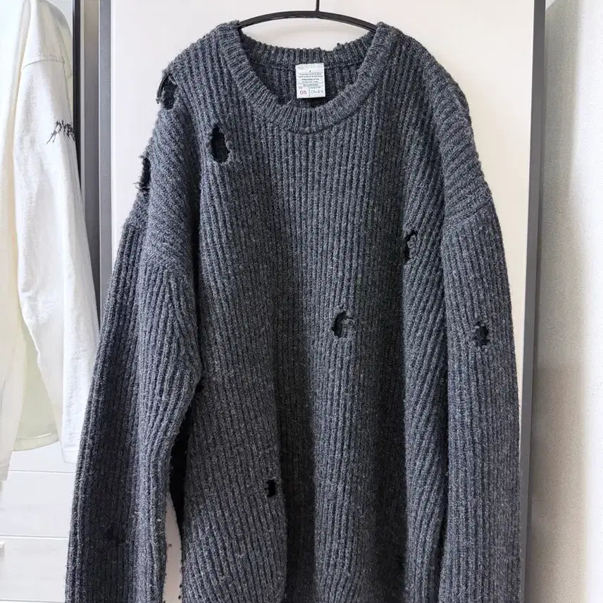 [BUNJANG] STU Distorted Knit Charcoal / [마지막 가격] STU 디스트로이드 니트 차콜