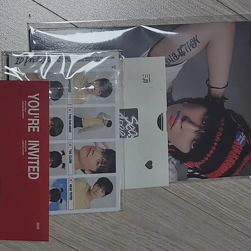 에이티즈 2025 시즌그리팅 포스터 사진