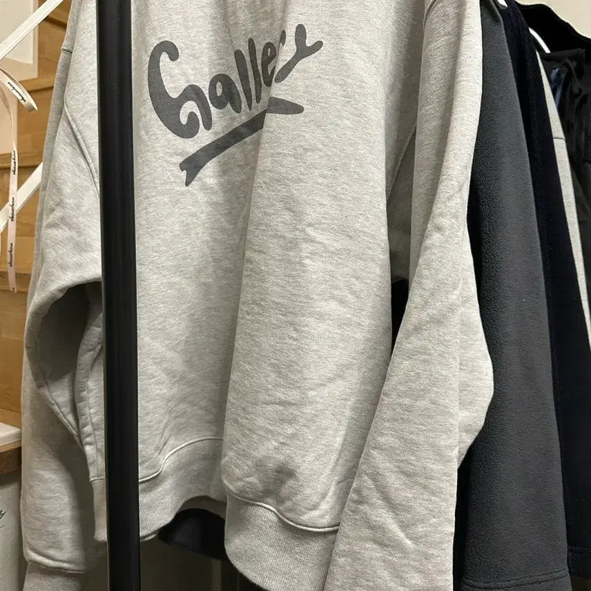 [BUNJANG] 1011 Gallery Logo Sweatshirt / 1011 갤러리 로고 맨투맨 티셔츠