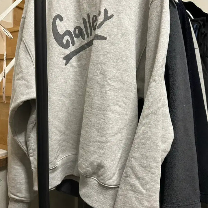 [BUNJANG] 1011 Gallery Logo Sweatshirt / 1011 갤러리 로고 맨투맨 티셔츠