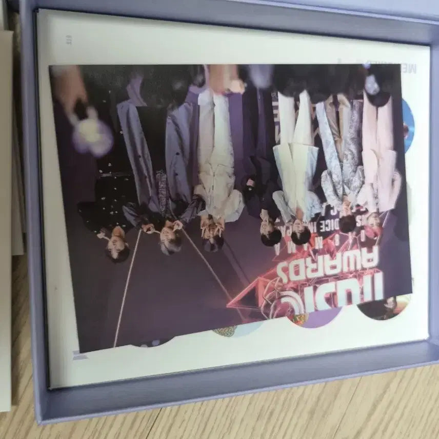 방탄 2018메모리즈 블루레이 + J-Hope 포카포함 풀셋양도. bts