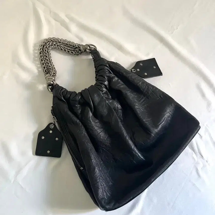 [BUNJANG] THOMAS WYLDE Gothic Skull Leather Shoulder Bag / 토마스와일드 고딕 스컬 레더 백