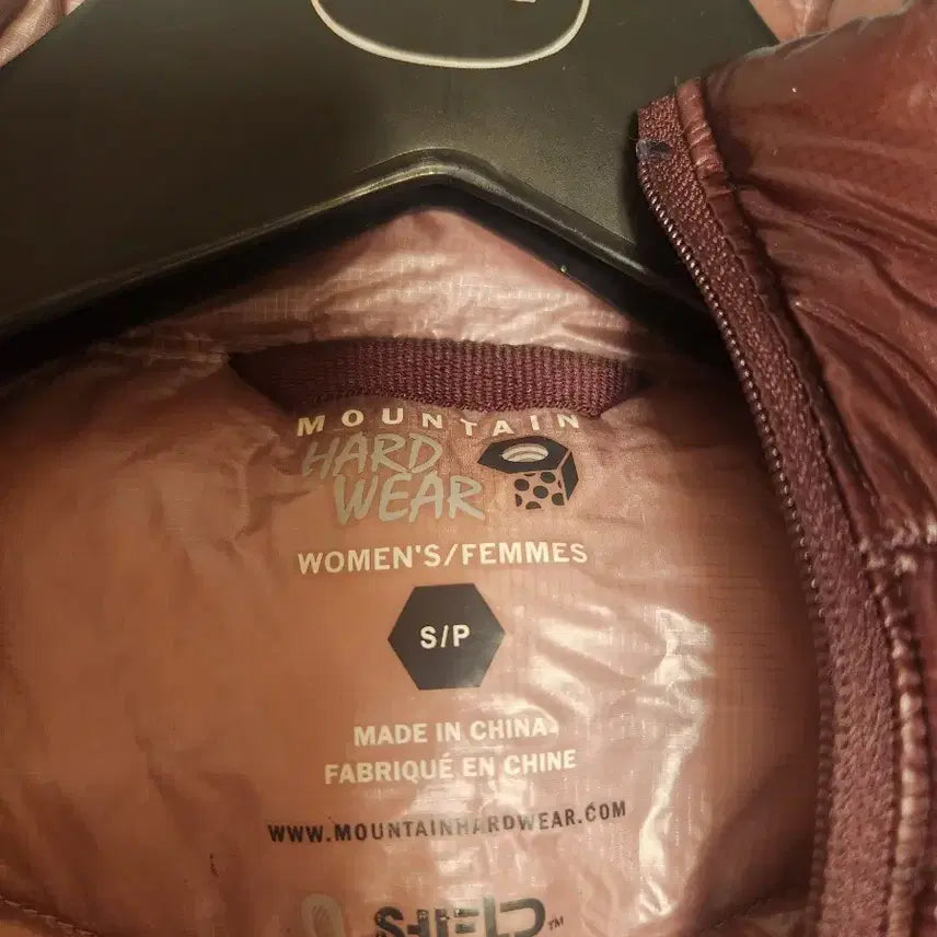 [BUNJANG] Mountain Hardware Women's Lightweight Padded Jacket Burgundy / 마운틴하드웨어 여성 경량 패딩 자켓 버건디