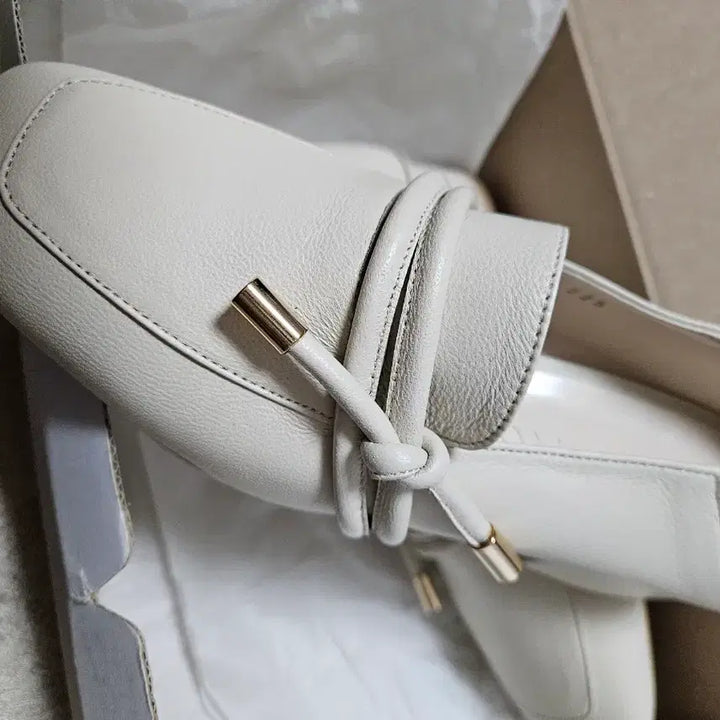 [BUNJANG] FNQCNQ Ivory Leather Loafers 225 / (새상품) 가죽 수제화 로퍼 225