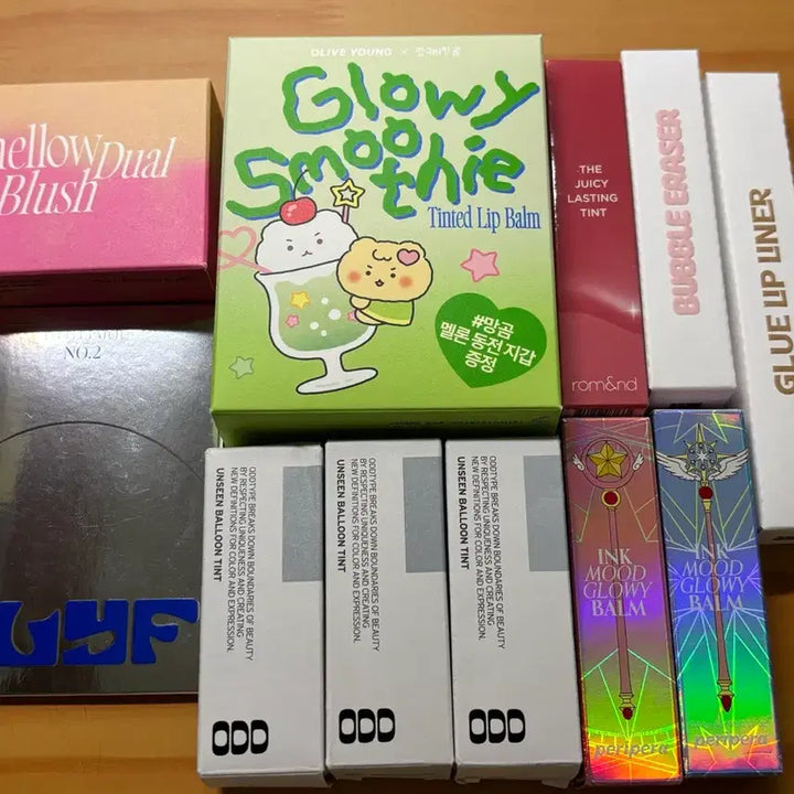 [BUNJANG] Glam People Patch No.2 Glue Lip Liner Mud Hug Bubble Eraser / 글맆 피플 패치 No.2 글루 립 라이너 머드 허그 버블 이레이저