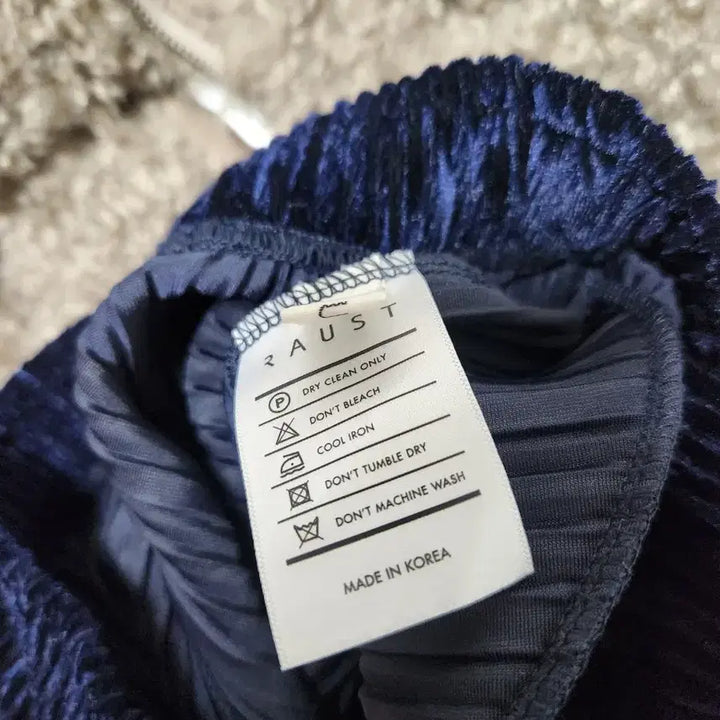 [BUNJANG] Raust Velvet Pleats Banding Pants / Raust 고퀄 벨벳 플리츠 밴딩바지