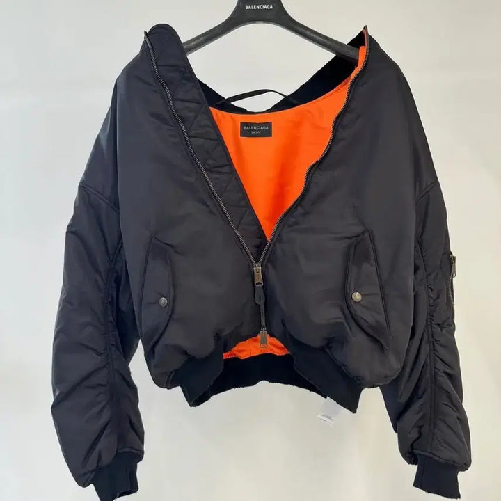 [BUNJANG] Balenciaga Off-shoulder Bomber Black / [S] 발렌시아가 오프숄더 봄버 블랙