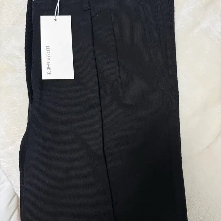 [BUNJANG] LE SSERAFIM CLAIRE COTTON TWILL Pants / le17 CLAIRE COTTON TWILL PANTS 팬츠