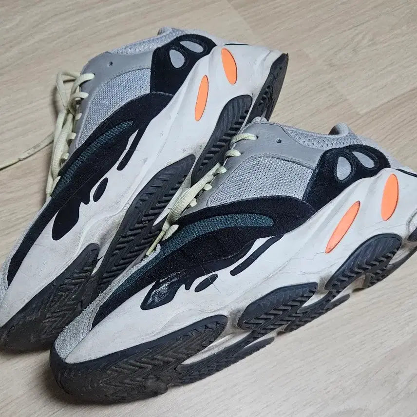 [BUNJANG] Adidas Yeezy 700 Wave Runner / 아디다스 이지 700 웨이브러너