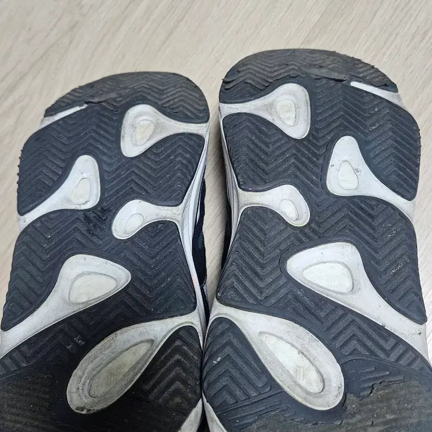 [BUNJANG] Adidas Yeezy 700 Wave Runner / 아디다스 이지 700 웨이브러너