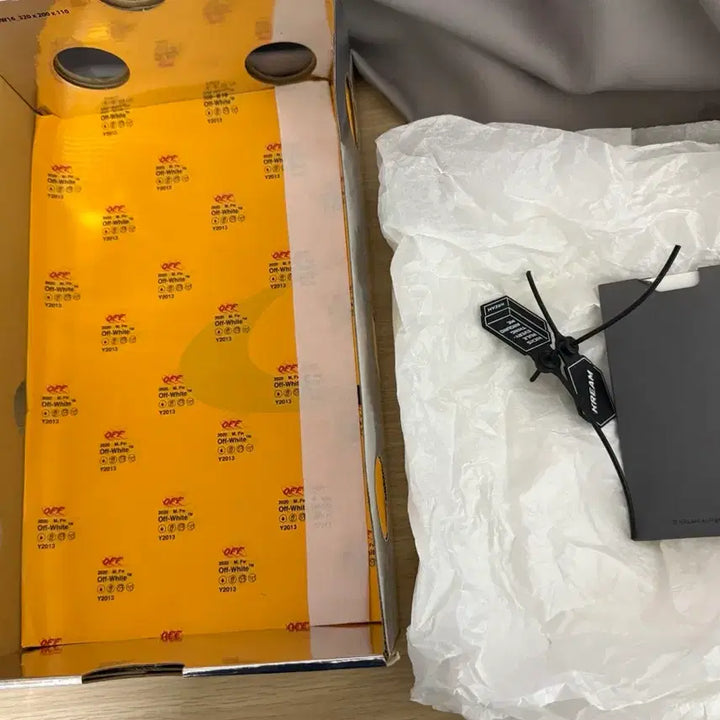 [BUNJANG] Nike Off-White Dunk Low University Gold Midnight Navy / 나이키 x 오프화이트 덩크 로우 유니버시티 골드 미드나잇 네이비