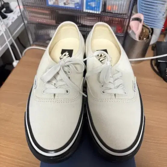 [BUNJANG] Vans Authentic 44 LX Model Shoes (Size 245) / 반스 어센틱 44 LX 모델 새 상품 245