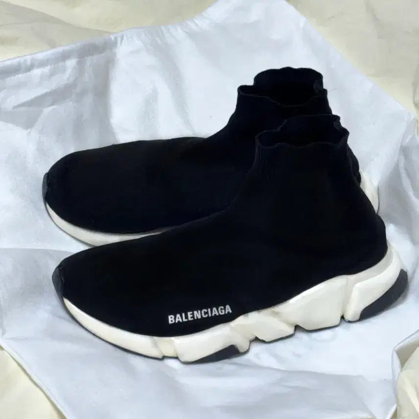 [BUNJANG] Balenciaga Speed Runner Sneakers (Black/White) - Size 42 / (정품) 발렌시아가 스피트 러너 스니커즈 42