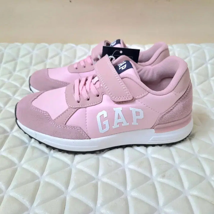 [SOLD OUT] 210 새상품 갭키즈 운동화 여아 운동화 여아 신발 키즈 핑크 운동화