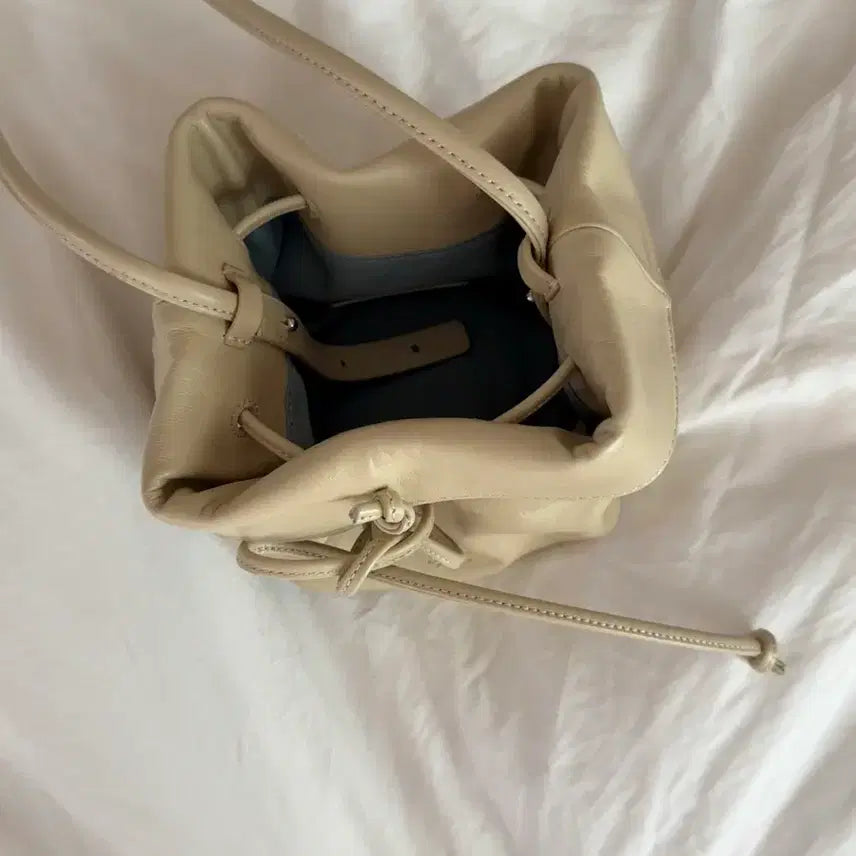 [BUNJANG] Flowback Butter Mini Bag Crossbody / 휘에트 디자이너브랜드 플로우백 버터 새상품 미니백 크로스백