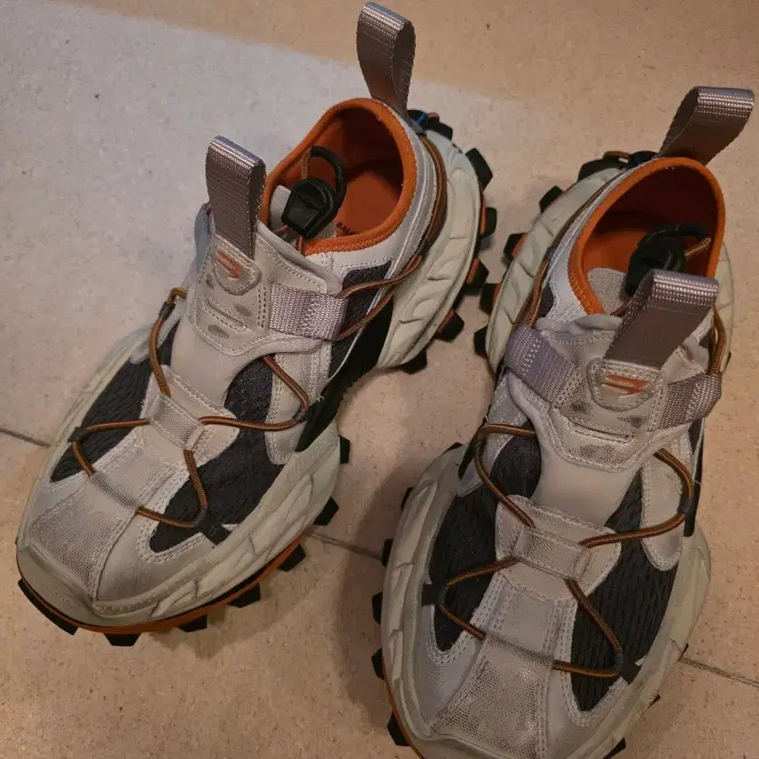 [SOLD OUT] 발렌시아가 하이크 스니커즈 베이지 오렌지