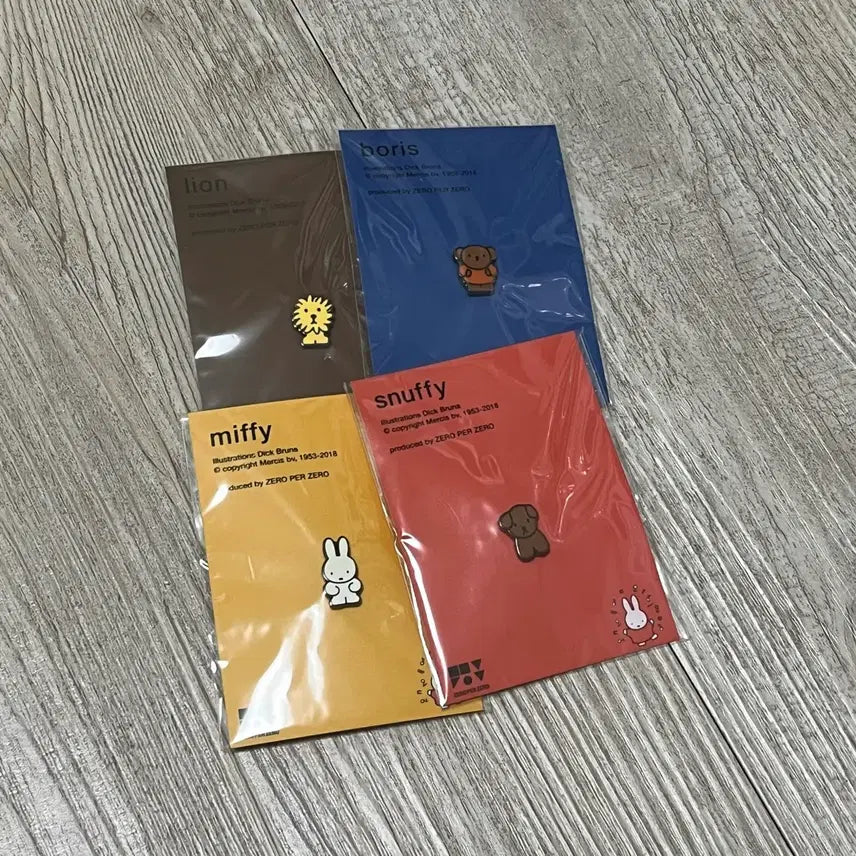 [BUNJANG] Zero Two Zero Miffy Pin Badge Bundle Set / 제로퍼제로 미피 핀뱃지 일괄