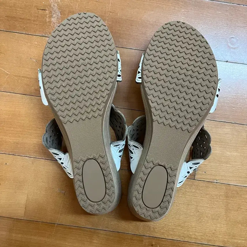 [BUNJANG] Misope Sandals / 미소페 샌들(1-2회 실착)