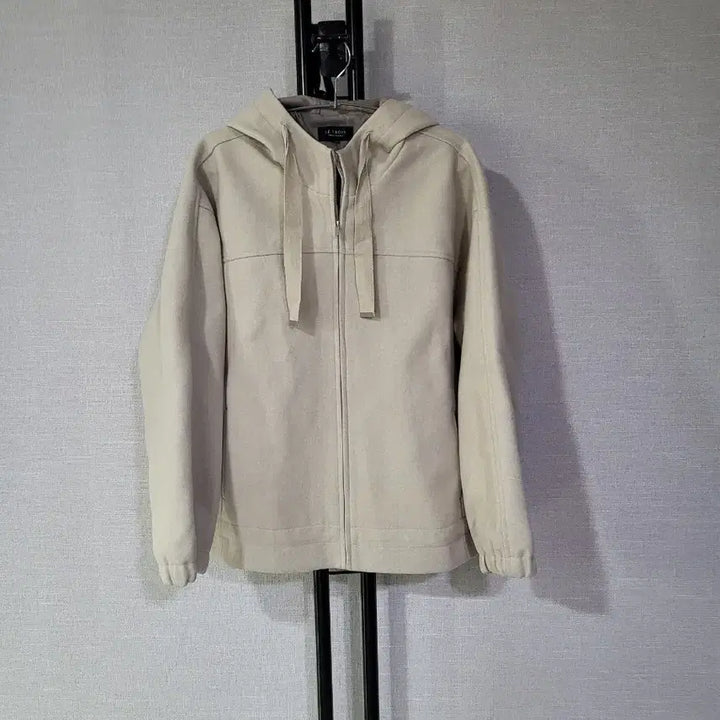 [BUNJANG] LE SSERAFIM Ivory Hoodie Jacket / LE TROIS 후드 집업 자켓 아이보리 88