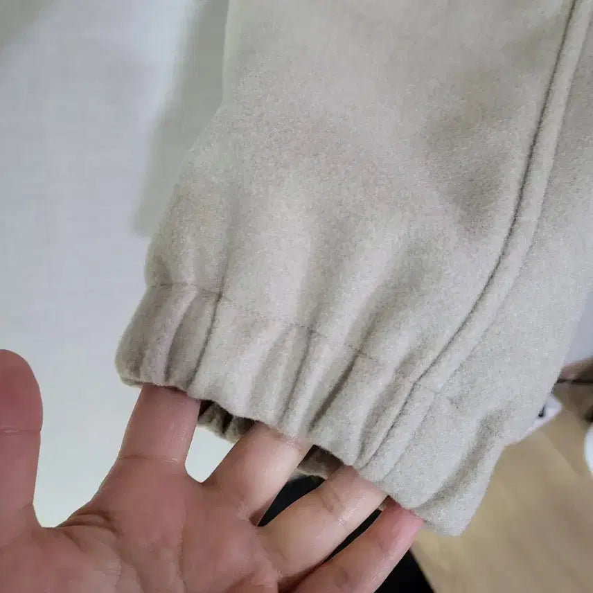 [BUNJANG] LE SSERAFIM Ivory Hoodie Jacket / LE TROIS 후드 집업 자켓 아이보리 88