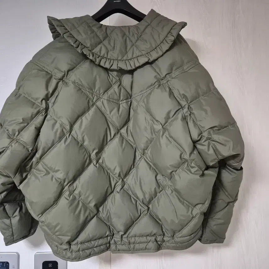 [BUNJANG] Voca Vaca Detachable Frill Collar Short Down Jacket / 보카바카 프릴 카라 숏 다운 패딩