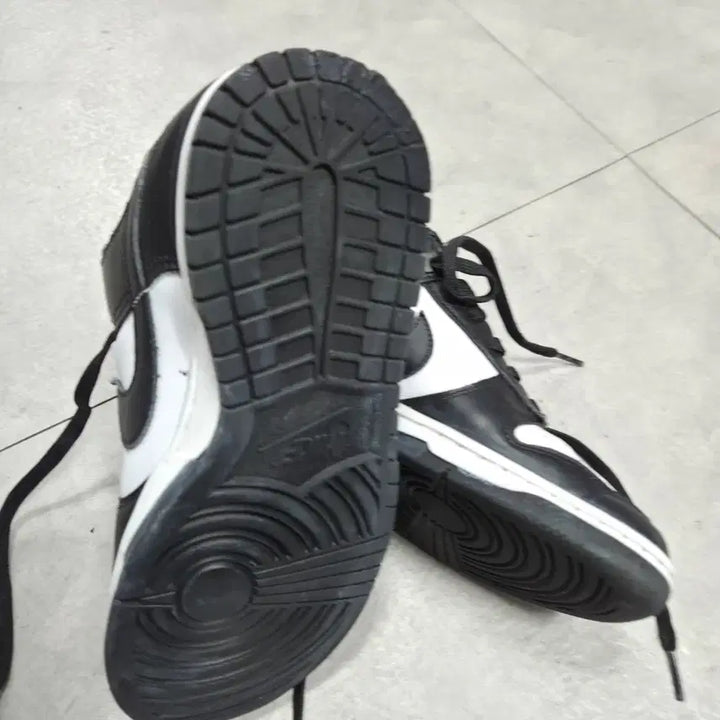 [BUNJANG] Nike Dunk Low Retro Panda (255) / 나이키 덩크 로우 레트로 범고래DD1503-101(255)