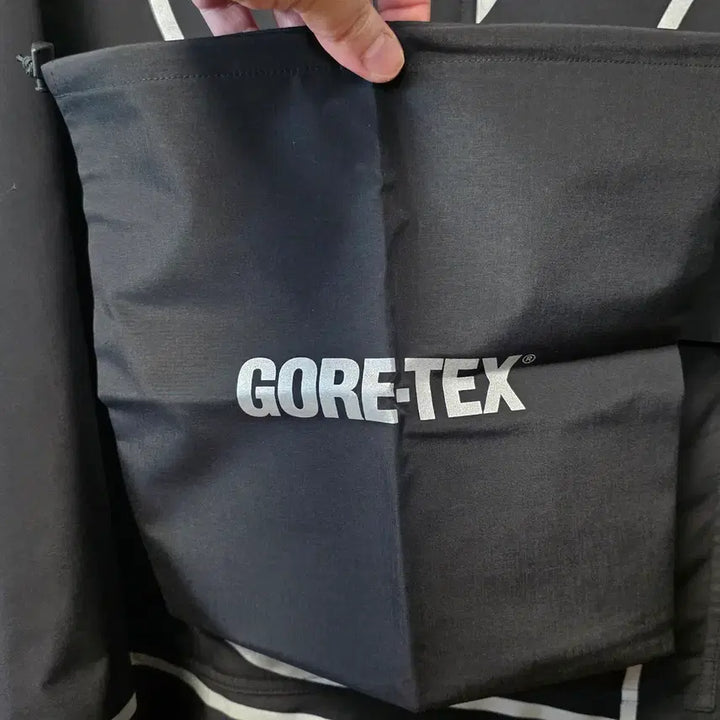 [BUNJANG] Supreme Gore-Tex / [미착용새제품] 슈프림 고어텍스