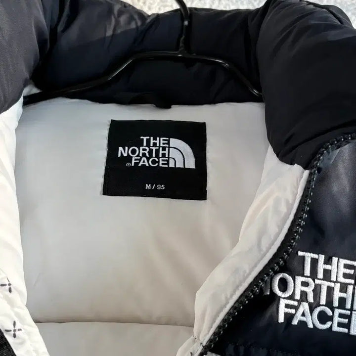 [BUNJANG] 1996 Nuptse Off-White Jacket / 노스페이스 1996 눕시 오프화이트