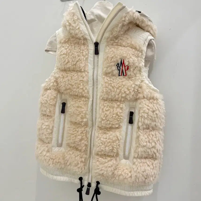 [BUNJANG] Mong Sherpa Hooded Padded Vest / 몽  양털 후드 패딩 조끼  새 제품 1