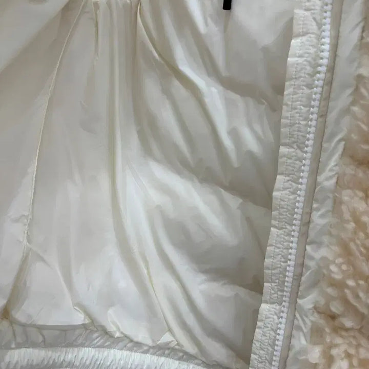 [BUNJANG] Mong Sherpa Hooded Padded Vest / 몽  양털 후드 패딩 조끼  새 제품 1