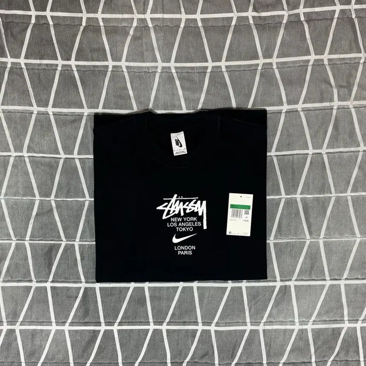 [SOLD OUT] [XL] 105-110 나이키 스투시 월드투어 티셔츠 블랙 - US/EU