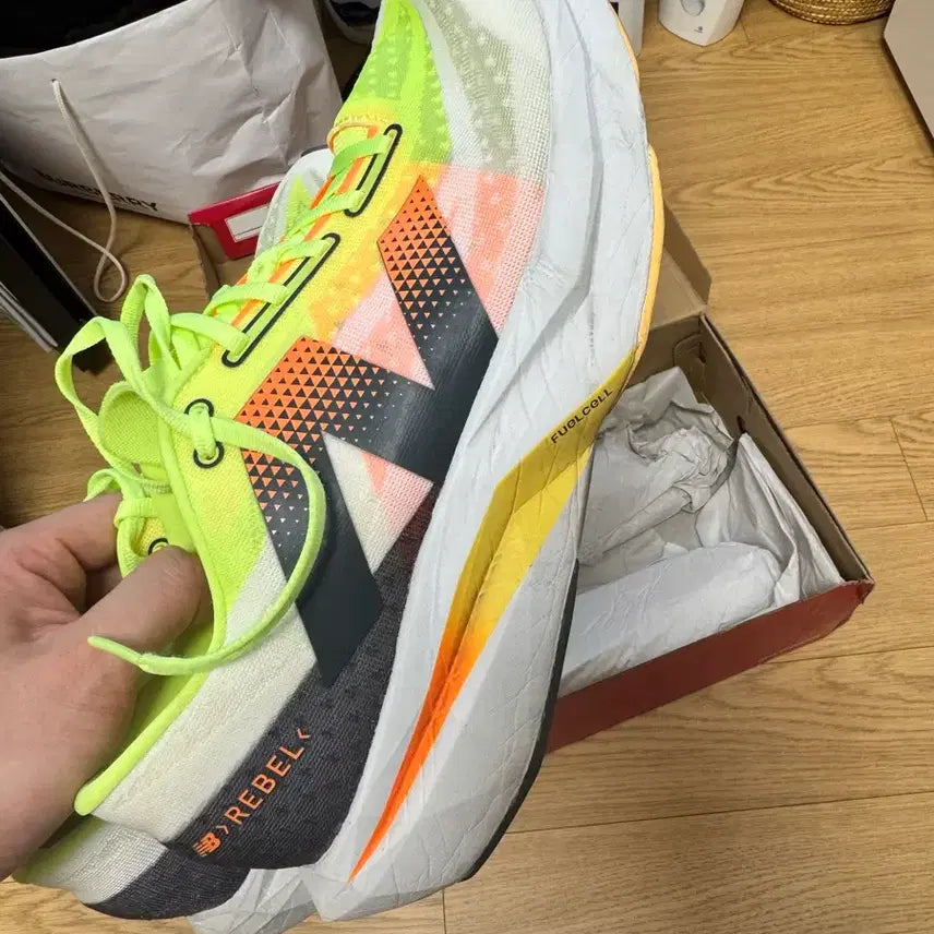 [BUNJANG] New Balance Level v4 Running Shoes / 뉴발 레벨 v4팝니다