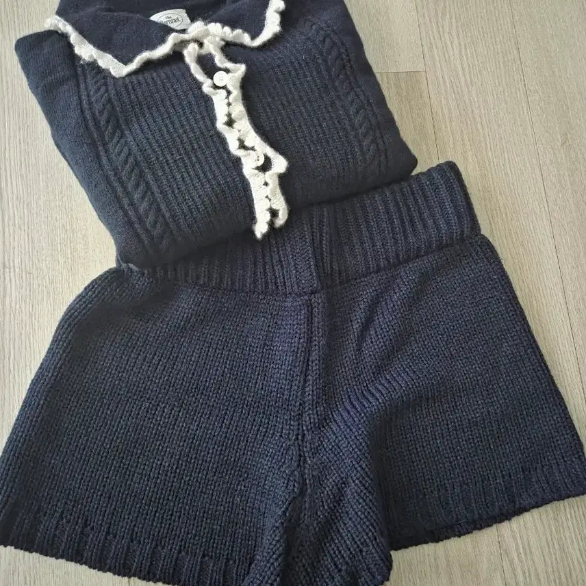 [BUNJANG] TheBarnett Cady Heron Scallop Cardigan Set / 더바넷 cady heron scallop 가디건 + 니트팬츠