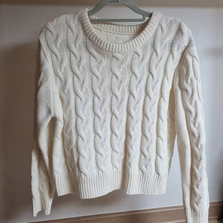 [BUNJANG] Basic Cable Knit Sweater / 여성 니트