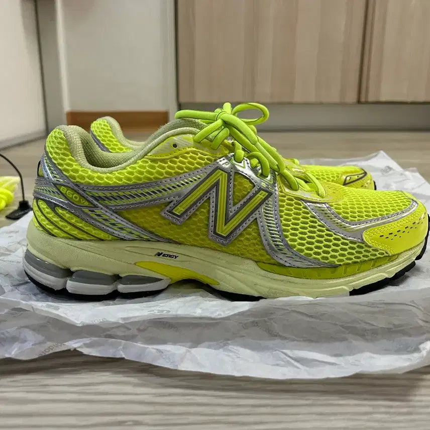 [BUNJANG] New Balance Aimé Leon Dore 860v2 Yellow / 뉴발란스 에임레온도르 860v2 옐로우