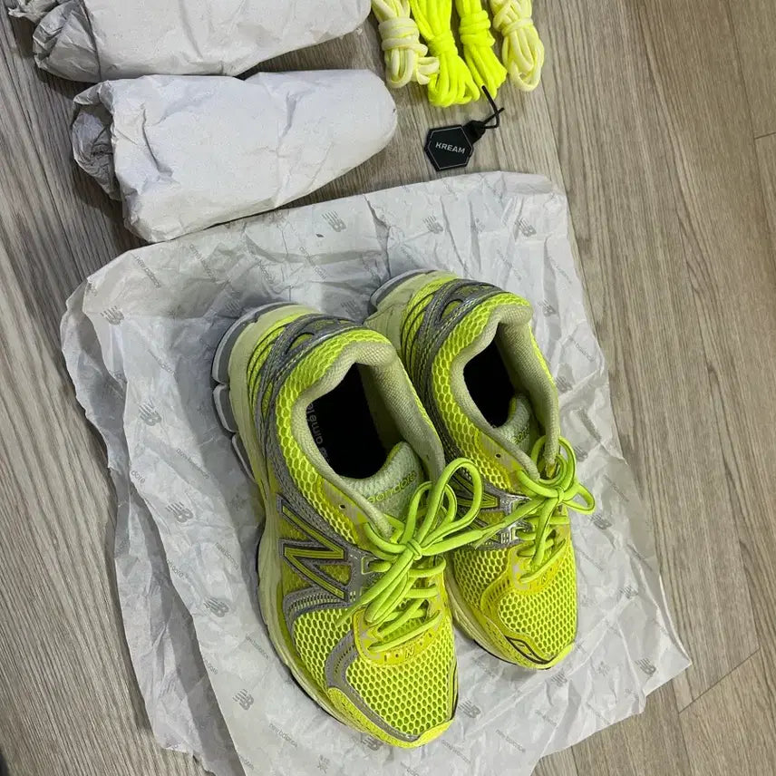 [BUNJANG] New Balance Aimé Leon Dore 860v2 Yellow / 뉴발란스 에임레온도르 860v2 옐로우