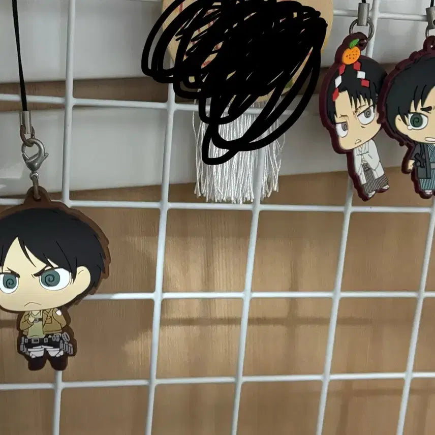 [BUNJANG] Attack on Titan Valentine's Day Postcard + Eren Levi Strap Set / 진격의 거인 발렌타인데이 엽서 + 에렌 리바이 스트랩 3종