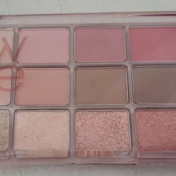 [BUNJANG] Fwee More Than Red Eyeshadow Palette / 퓌 모어 댄 레드 아이섀도우 팔레트