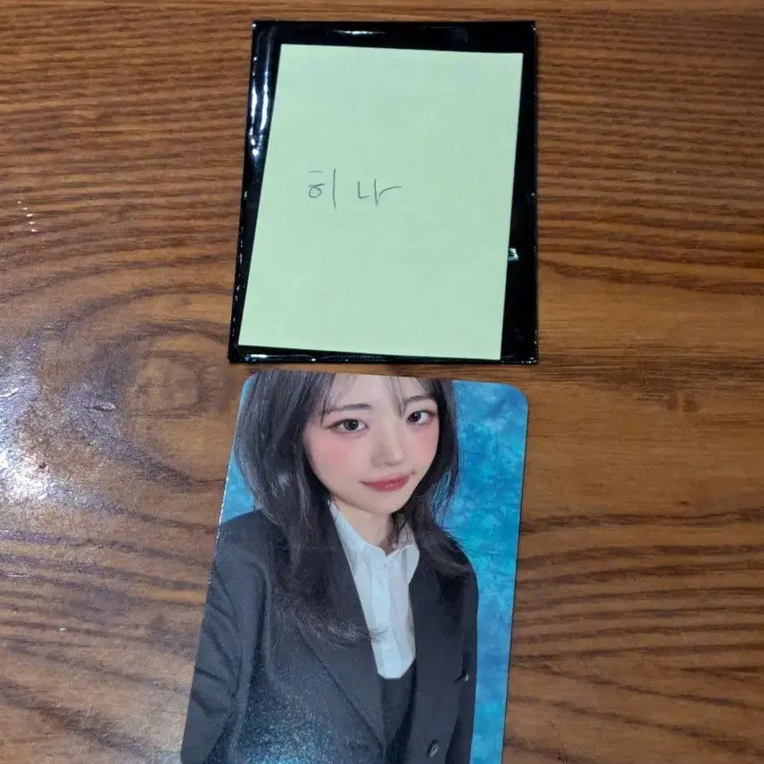 QWER 팝업 히나 포토카드 거의 새것 판매