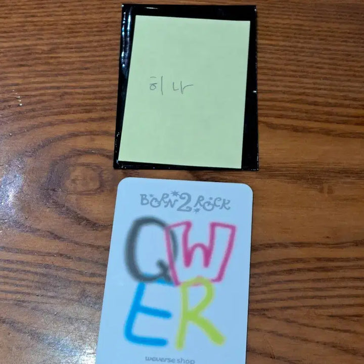 QWER 팝업 히나 포토카드 거의 새것 판매
